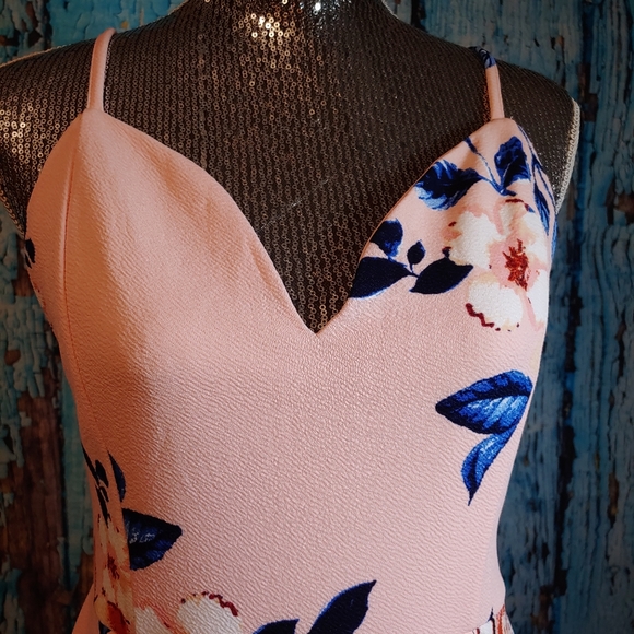 🔥💗Derek Heart cape Romper - Picture 3 of 16